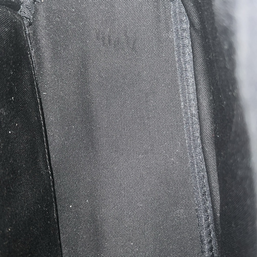 it's crafted in signature Visetos coated canvas with a luxurious - Picture 7 of 7